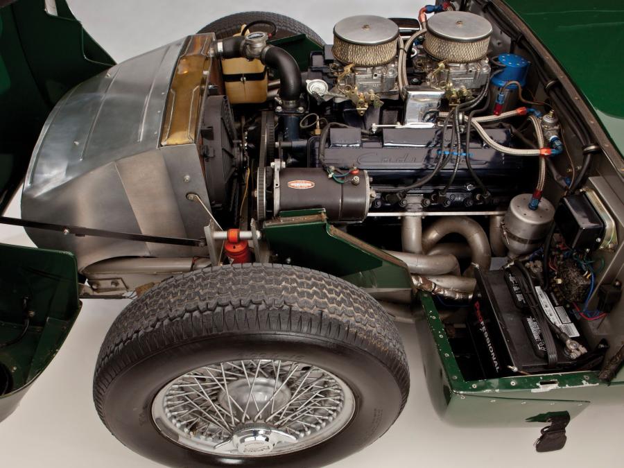 Моторный отсек Allard JR Le Mans Roadster 1953 года  (фото 6 из 6)